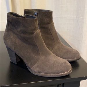 Paul Green Suede heeled booties